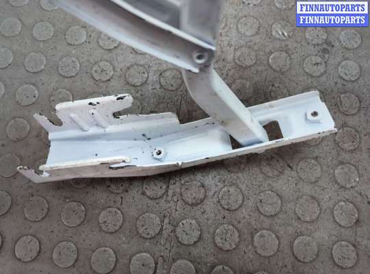 Петля крышки багажника на Toyota Camry XV40