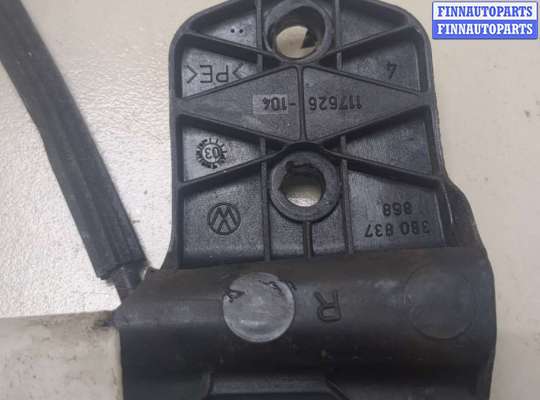 Замок боковой двери на Volkswagen Passat B5+ (3B, GP)
