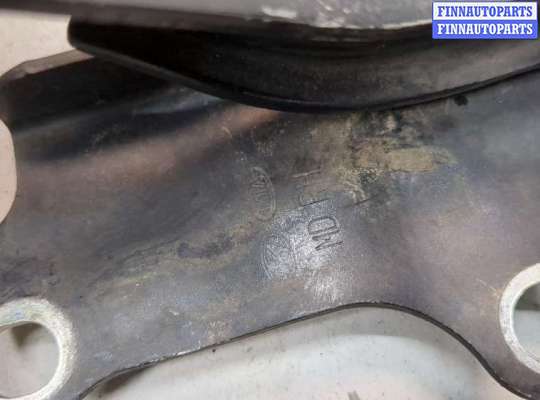 купить Петля капота на Hyundai Elantra 2010-2016