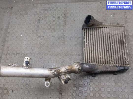 Радиатор интеркулера AU1621986 на Audi Q7 2005-2015