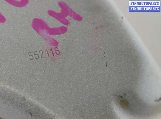 Петля капота