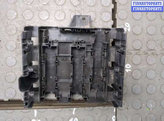 купить Корпус блока предохранителей на Toyota Solara 2003-2009