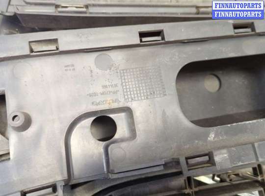 купить Заглушка (решётка) бампера на Volvo V50 2004-2012