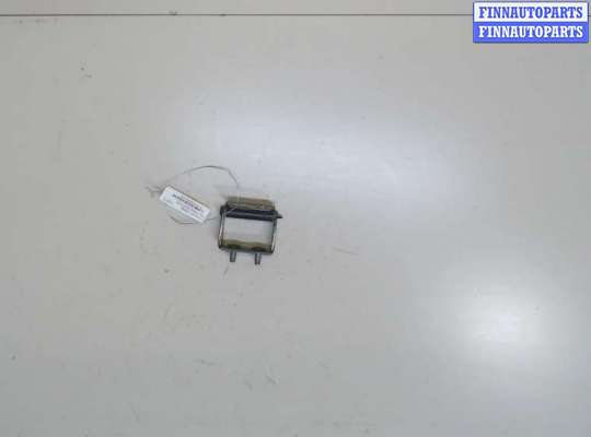 купить Петля крышки багажника на Nissan Qashqai 2006-2013