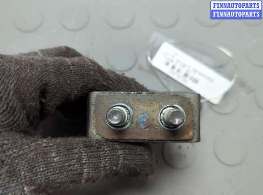 купить Петля крышки багажника на Toyota C-HR 2016-2023