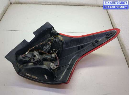 Фонарь задний на Ford Focus III