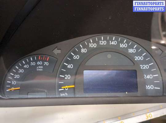 Щиток приборов на Mercedes-Benz C (W203)