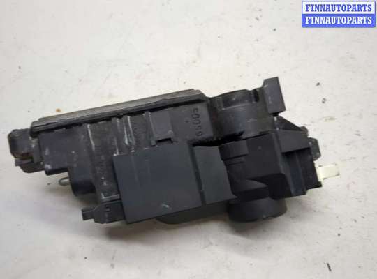 купить Кнопка открывания багажника с крышки на Mercedes C W203 2000-2008