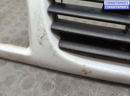 купить Решетка радиатора на Volkswagen Passat 4 1993-1997