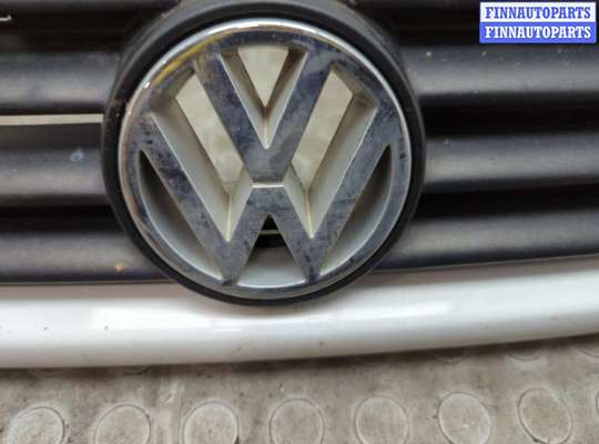 купить Решетка радиатора на Volkswagen Passat 4 1993-1997