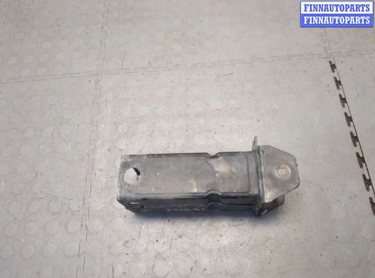 Кронштейн усилителя бампера MB1699048 на Mercedes S W220 1998-2006
