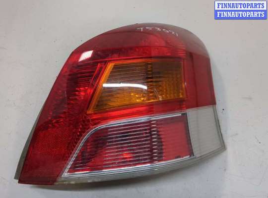 Фонарь задний на Toyota Yaris P9
