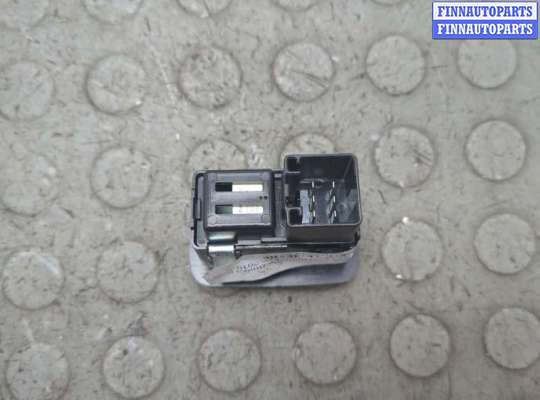 Блок управления стеклоподъёмниками на Jeep Grand Cherokee IV (WK2)