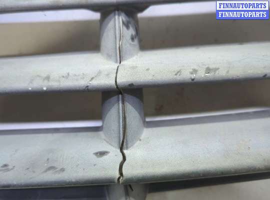 купить Решетка радиатора на Chrysler Voyager 2000-2007