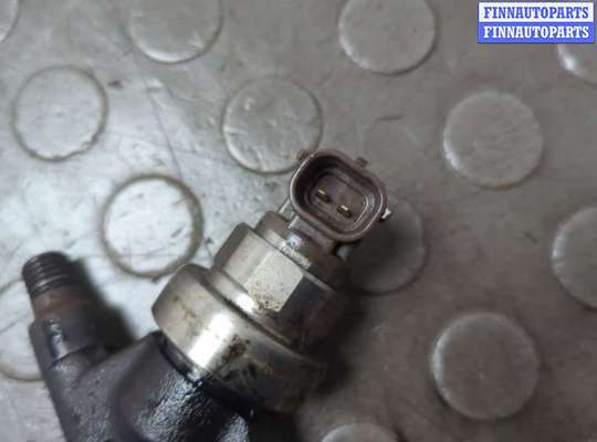 Форсунка топливная на Opel Zafira B