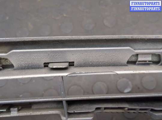 купить Решетка радиатора на Mercedes C W203 2000-2008