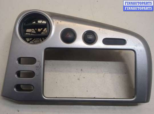 купить Рамка под магнитолу на Pontiac Vibe 1 2002-2008