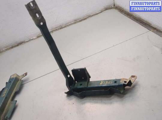 купить Кронштейн рамки передней на Volkswagen Transporter 4 1991-2003