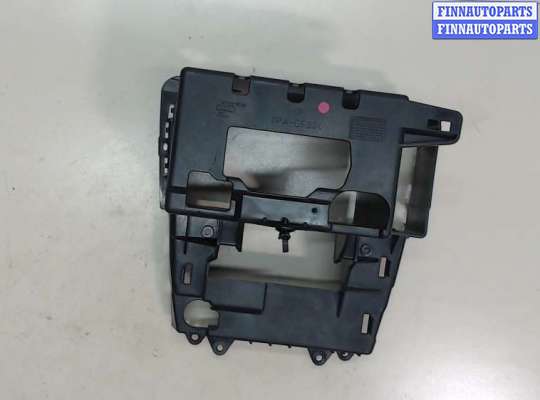 купить Кронштейн магнитолы на Volvo V70 2001-2008