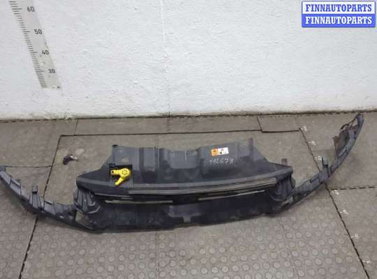 Накладка замка капота FO2022924 на Ford Focus 3 2011-2015