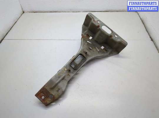 Рамка капота LN16396 на Lincoln Navigator 2002-2006