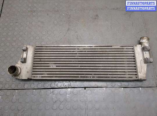 Радиатор интеркулера RN1589492 на Renault Megane 2 2002-2009