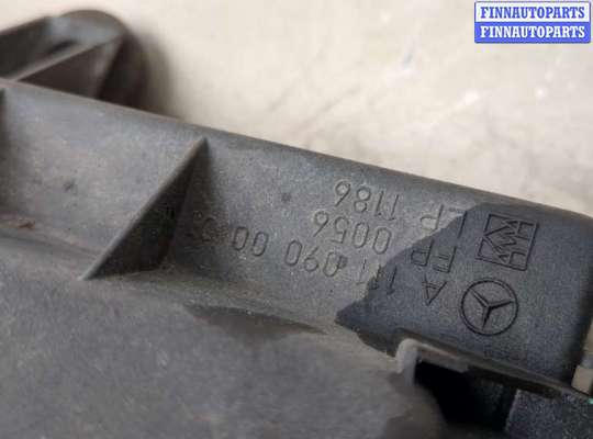 Корпус воздушного фильтра на Mercedes-Benz SLK (R170)