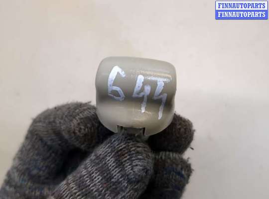 купить Кронштейн козырька солнцезащитного на Infiniti FX 2002-2009