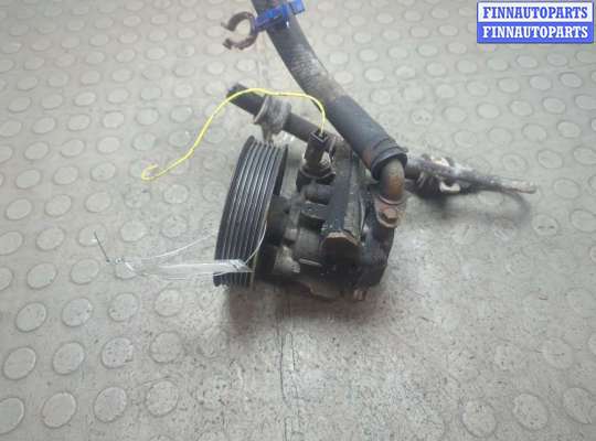 Насос гидроусилителя руля (ГУР) MT575877 на Mitsubishi Pajero / Montero 2000-2006