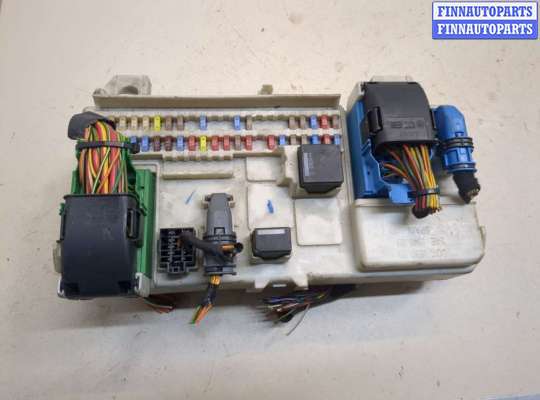 Блок предохранителей VL528457 на Volvo V50 2004-2012