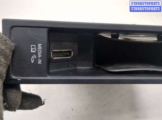 купить Разъем AUX/USB на Volkswagen Golf 6 2009-2012