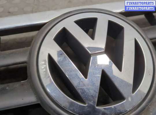 купить Решетка радиатора на Volkswagen Touareg 2002-2007