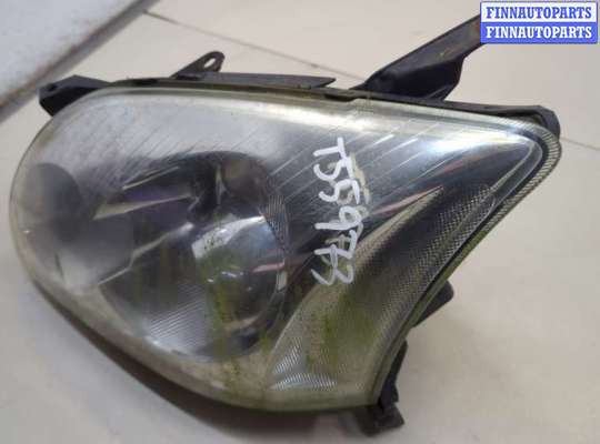 Фара передняя на Toyota Avensis II (T250)