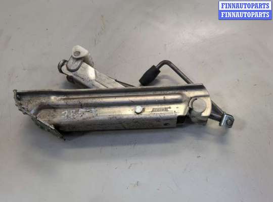 Домкрат MB1568465 на Mercedes C W204 2006-2015