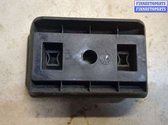 купить Кронштейн (лапа крепления) на Mazda MPV 1999-2006