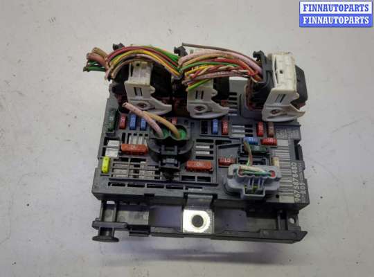 Блок предохранителей PG1222333 на Peugeot 308 2007-2013