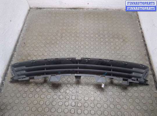 Заглушка (решётка) бампера OP2377767 на Opel Zafira C 2011-2019