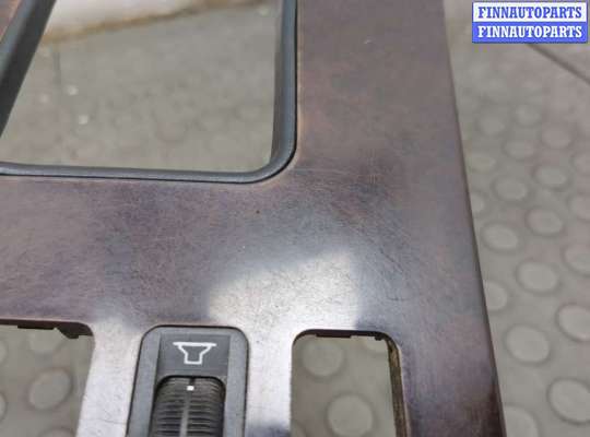 купить Пластик центральной консоли на Mercedes S W126 1979-1991