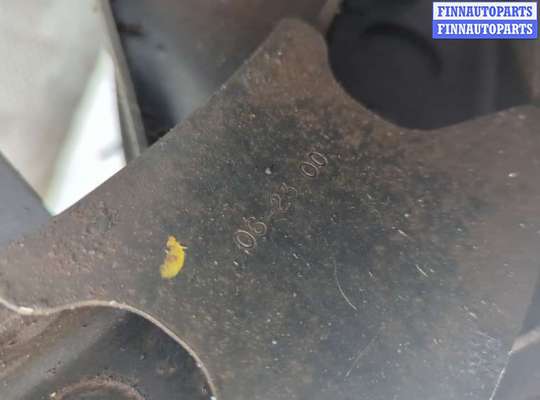 Бампер задний на Toyota Tundra I