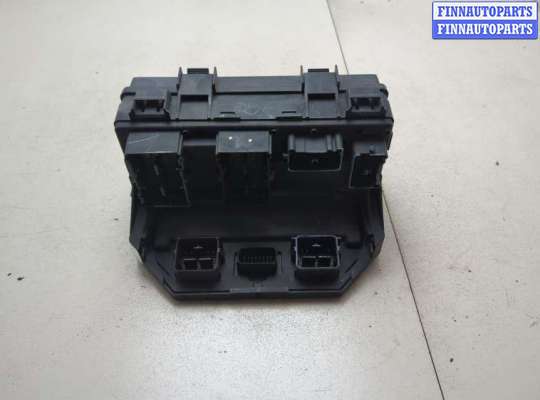 купить Блок предохранителей на Chrysler Town-Country 2007-2010