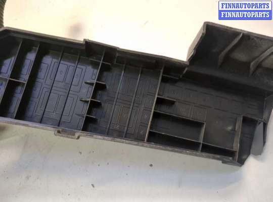купить Блок предохранителей на Ford Escape 2007-2012