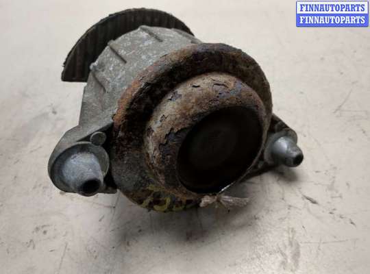 Подушка крепления двигателя MB1573174 на Mercedes C W204 2006-2015