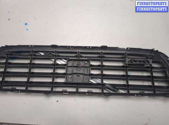 купить Решетка радиатора на Volvo V50 2004-2012