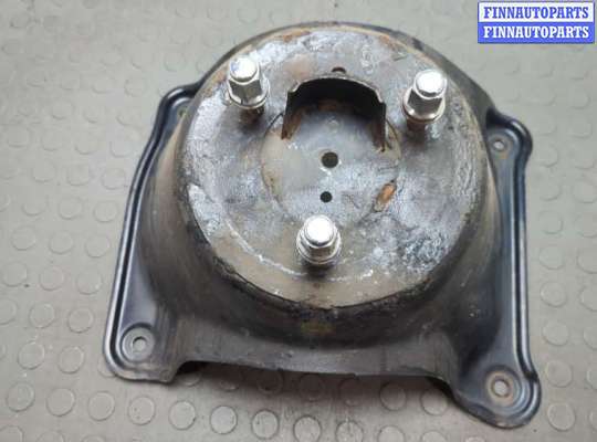 Кронштейн запасного колеса на Toyota FJ Cruiser