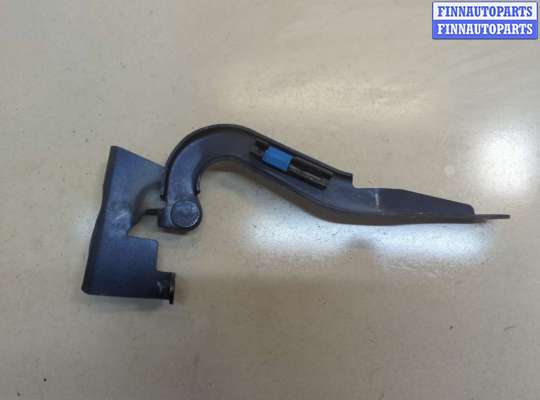 купить Петля капота на Toyota Auris E15 2006-2012