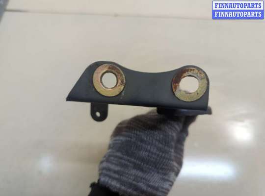 купить Петля капота на Toyota Auris E15 2006-2012