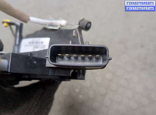 Замок боковой двери на Nissan Patrol VI (Y62)