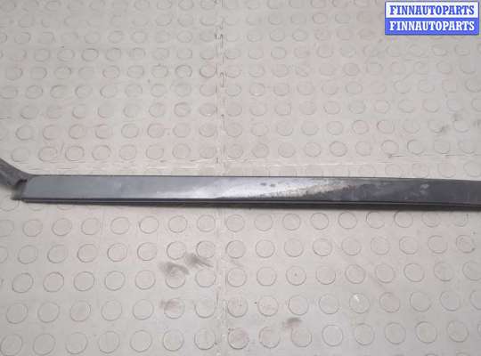Молдинг стекла (лобовое) MB1575728 на Mercedes GLK X204 2008-2015