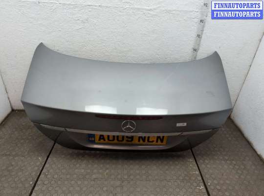 Купить Обшивка крышки (двери) багажника на Mercedes E W211 2002-2009 Обшивка крышки (двери) багажника MB1737938 на Mercedes E W211 2002-2009