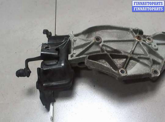 Кронштейн крепления генератора FO1788734 на Ford Focus 2 2005-2008